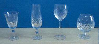 Skleněné poháry na víno dm205